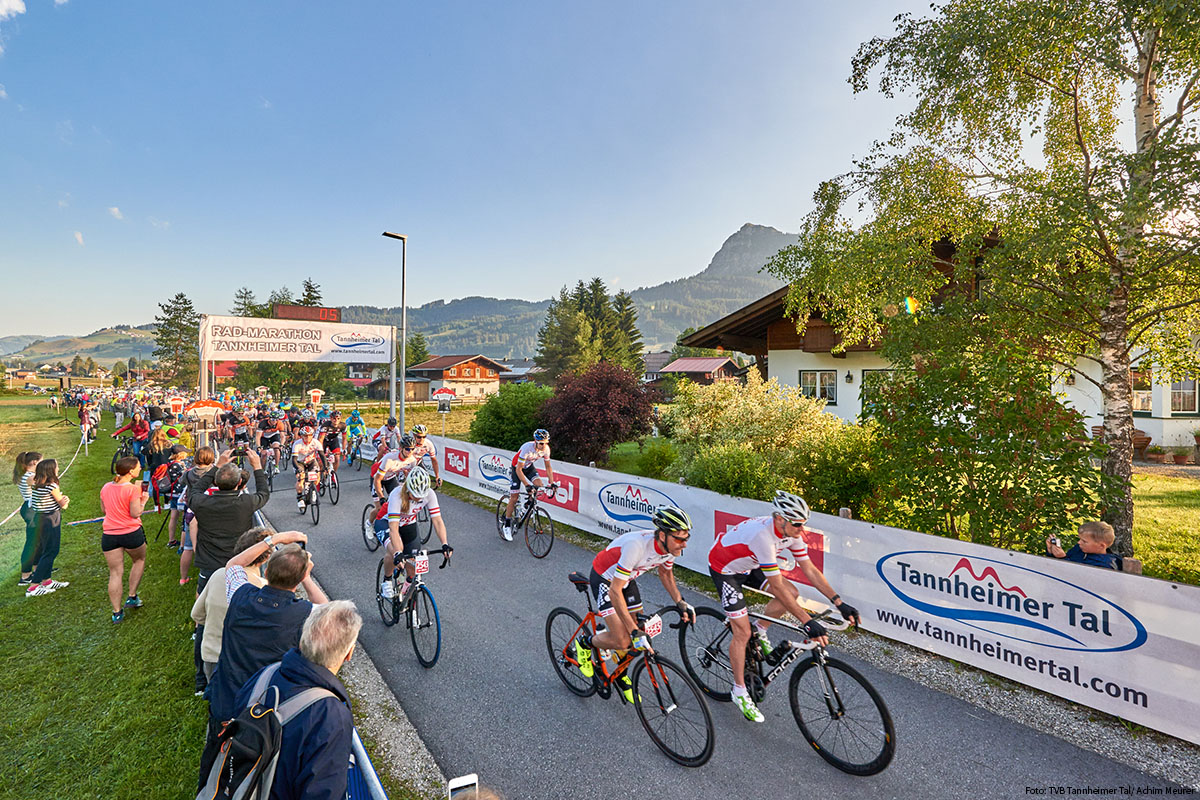 Radmarathon am Sonntag im Tannheimer Tal, Tirol, Österreich. Start/Ziel ist in Tannheim