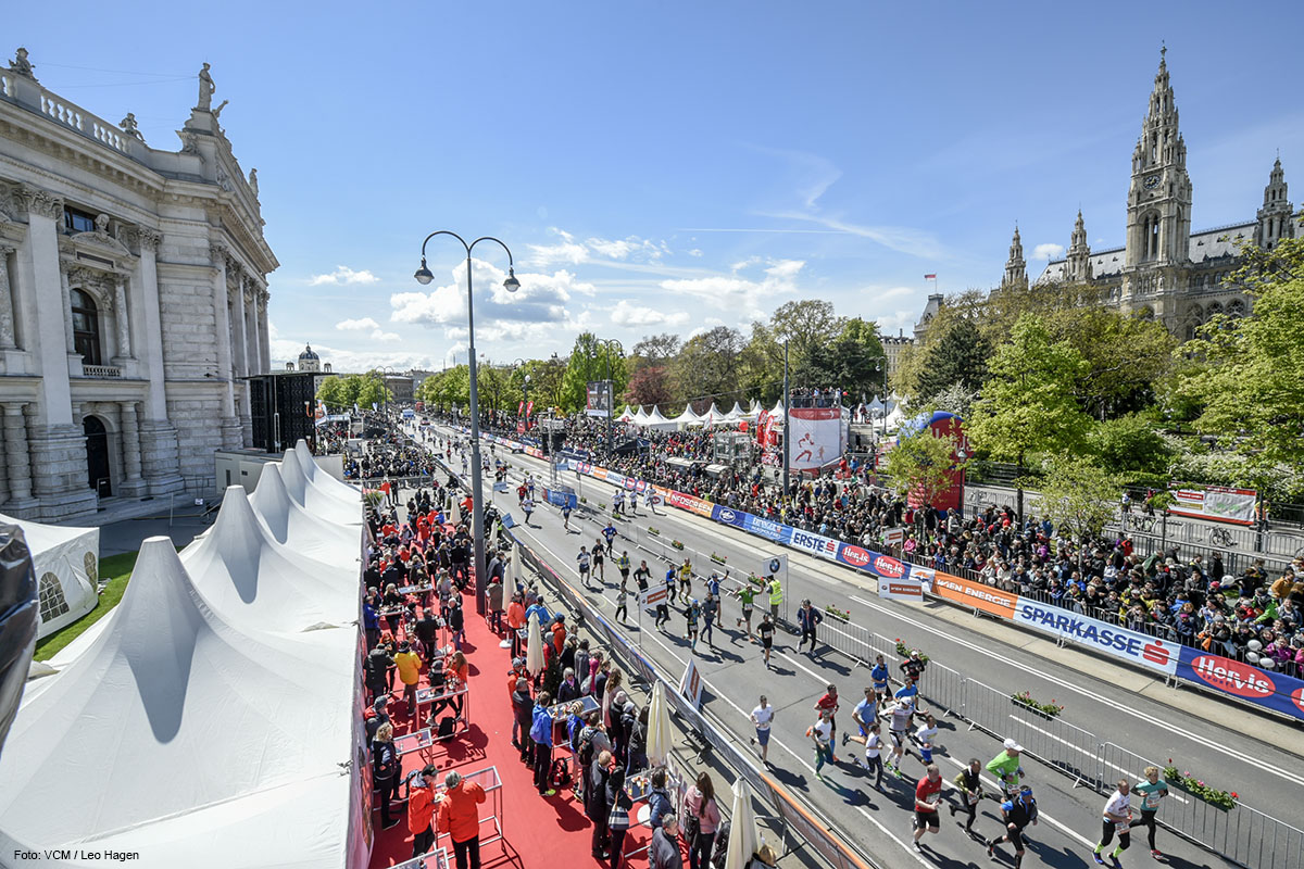 VCM 2019 Zieleinlauf auf der Ringstraße beim Burgtheater